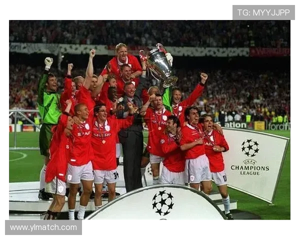 足球频道：黄金一代与新生力量的世纪对话