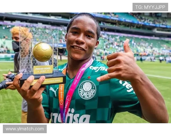 曼城成功签约16岁中场新星基尔麦克米金引发关注